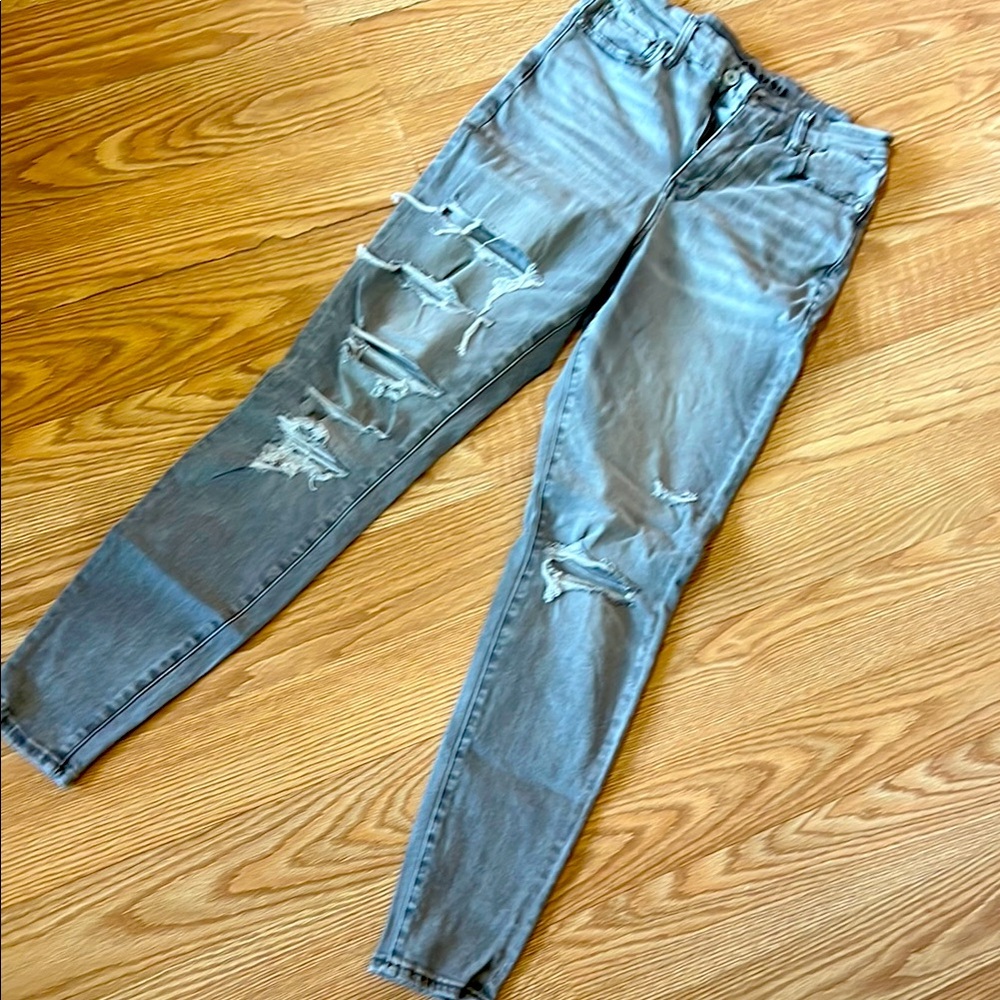 American Eagle Outfitters Gray Curvy Distressed 6 Long New